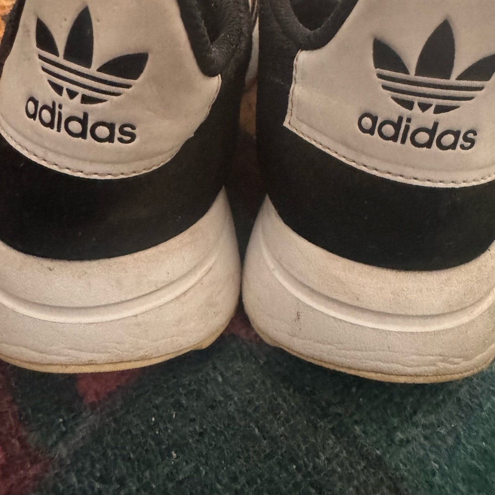 Adidas Classic Black and White Trainers - Picture 5 of 6